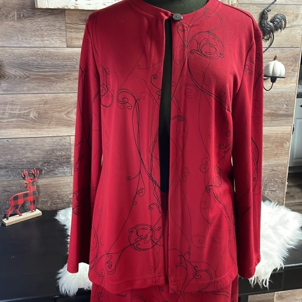Stephanie Andrews 2 pc Skirt & Jacket Set, Size Large , Red w Black Line Design